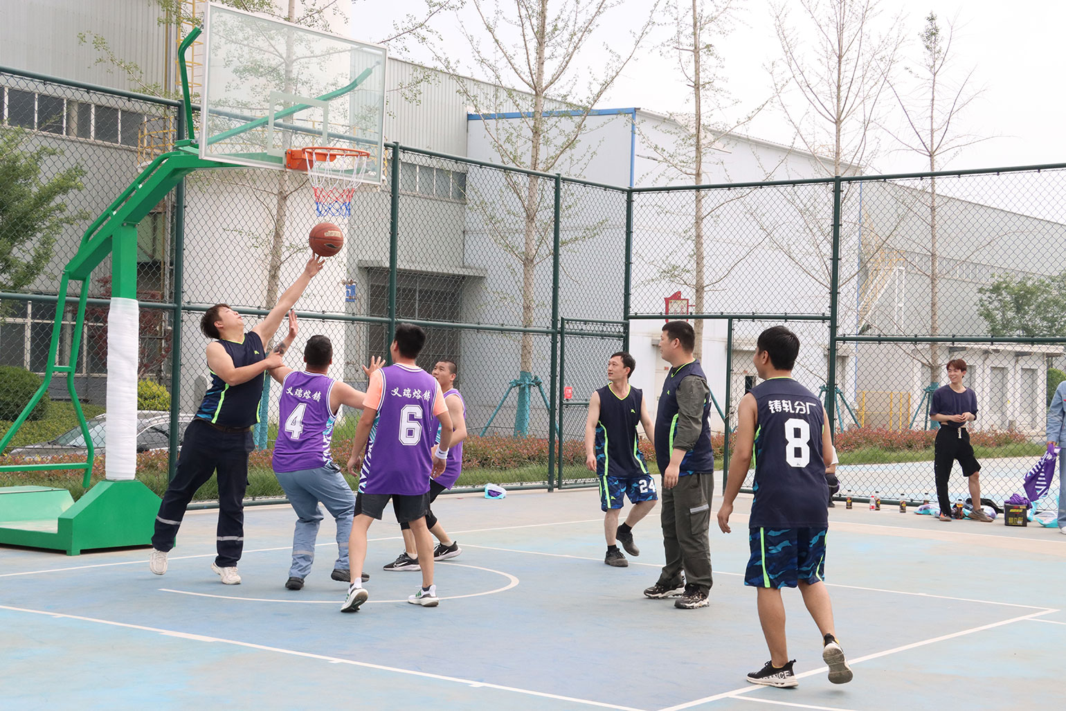 慶五一員工運(yùn)動會：明泰杯籃球賽