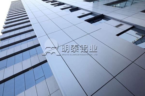 鋁塑板用鋁箔基材厚度一般是多少絲？鋁箔生產廠家哪家好？