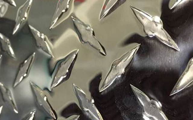 花紋鋁板材規(guī)格有哪些？常見種類有什么？